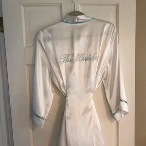 Satin Linea Donatella Bridal Robe size l/xl never worn